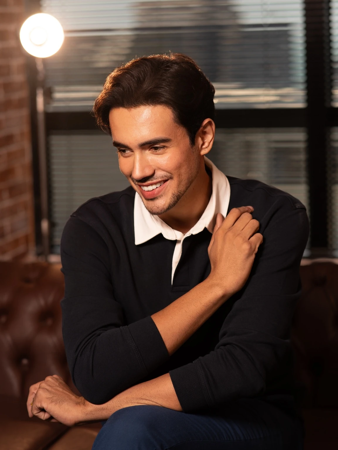 Lukas Cruz em retrato editorial